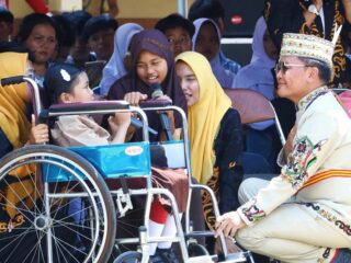 Kunjungi SMKN 1 Tanah Siang, Gubernur Agustiar Sabran Pastikan Tidak Ada Anak Kalteng Putus Sekolah, Pendidikan Jadi Prioritas Pembangunan